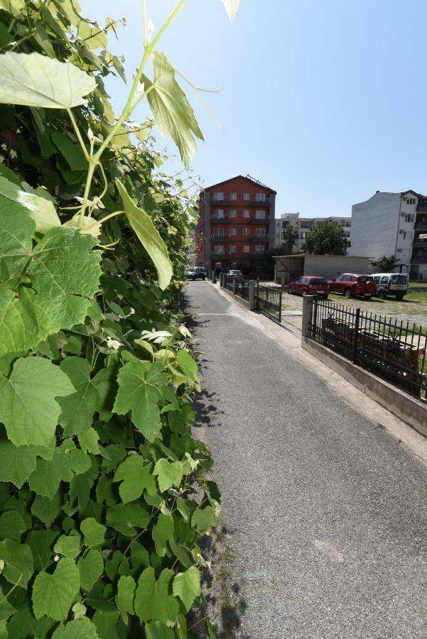 Guest House Zec Budva Exterior foto